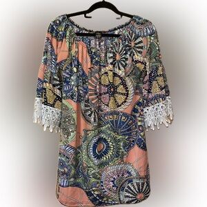 WinWin Multicolor Bohemian Tunic with Lace Sleeves